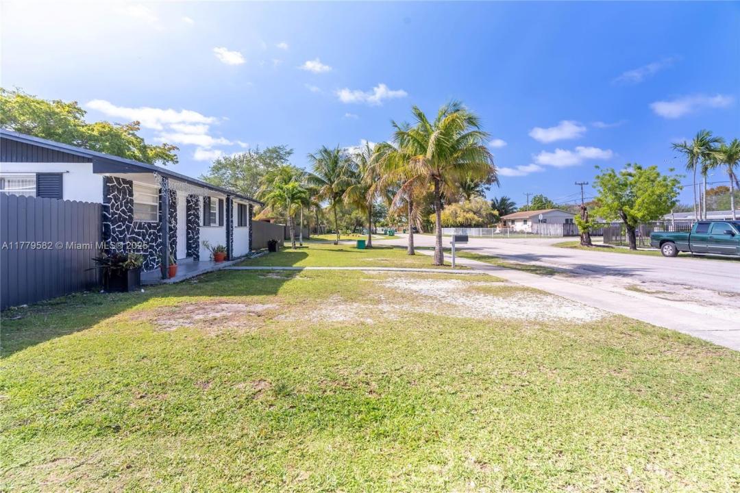 19513 SW 116th Ave, Miami, Florida 33157
