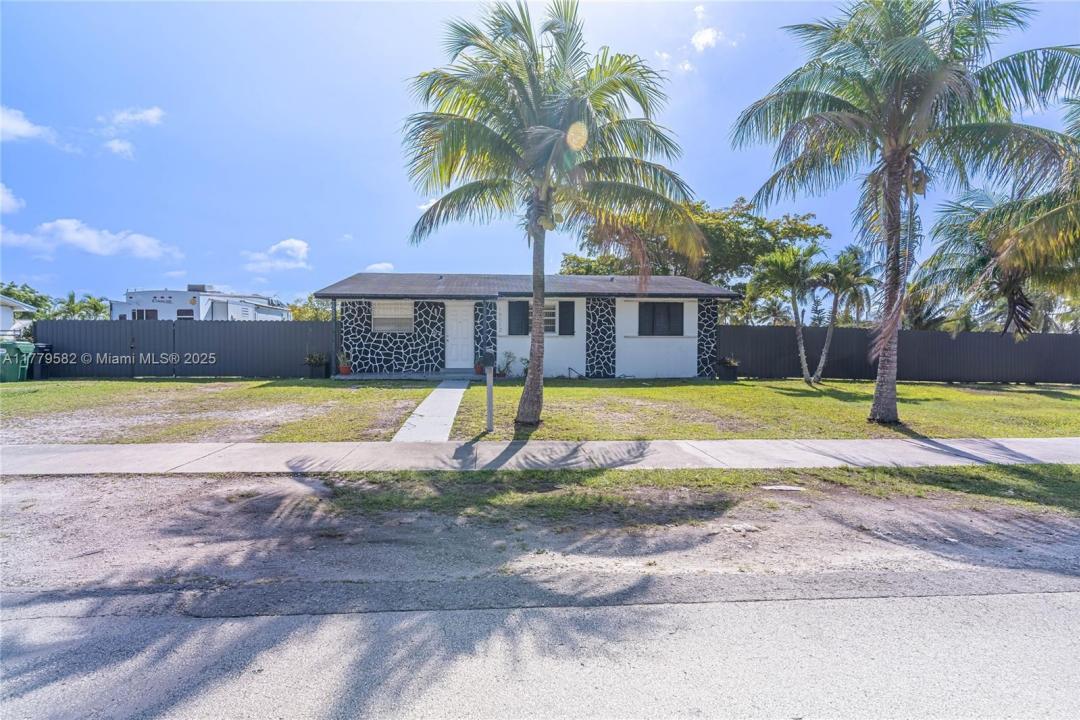 19513 SW 116th Ave, Miami, Florida 33157