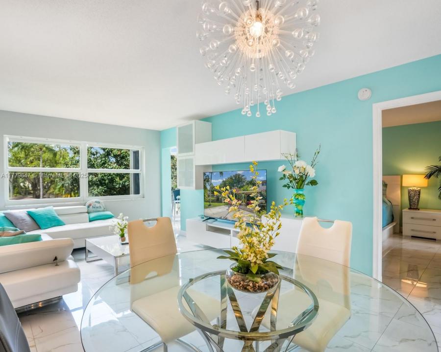 5121 W Oakland Park Blvd 205, Lauderdale Lakes, Florida 33313, Stati Uniti