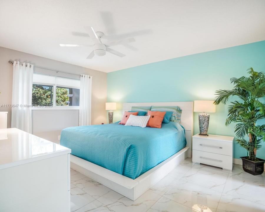 5121 W Oakland Park Blvd 205, Lauderdale Lakes, Florida 33313, Stati Uniti