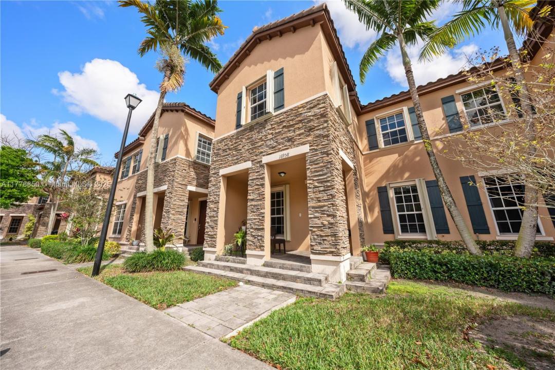 16958 SW 92nd St 16958, Miami, フロリダ 33196, アメリカ合衆国
