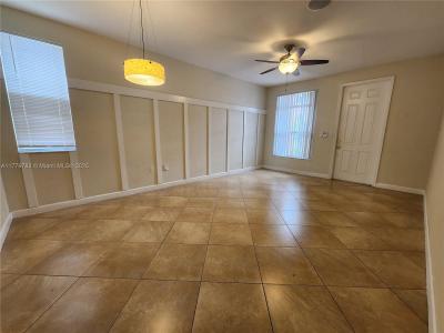 14709 SW 25th St 14709, Miami, Florida 33185, USA