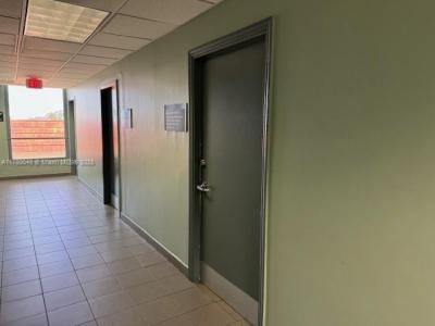 747 Ponce De Leon Blvd #410, Coral Gables, Florida 33134, USA