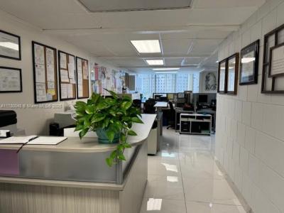 747 Ponce De Leon Blvd #410, Coral Gables, Florida 33134, USA