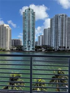 325 S Biscayne Blvd 621, Miami, Florida 33131, USA