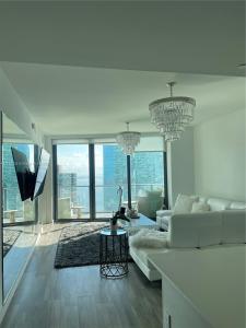 1300 S Miami Ave 3203, Miami, Florida 33130, USA