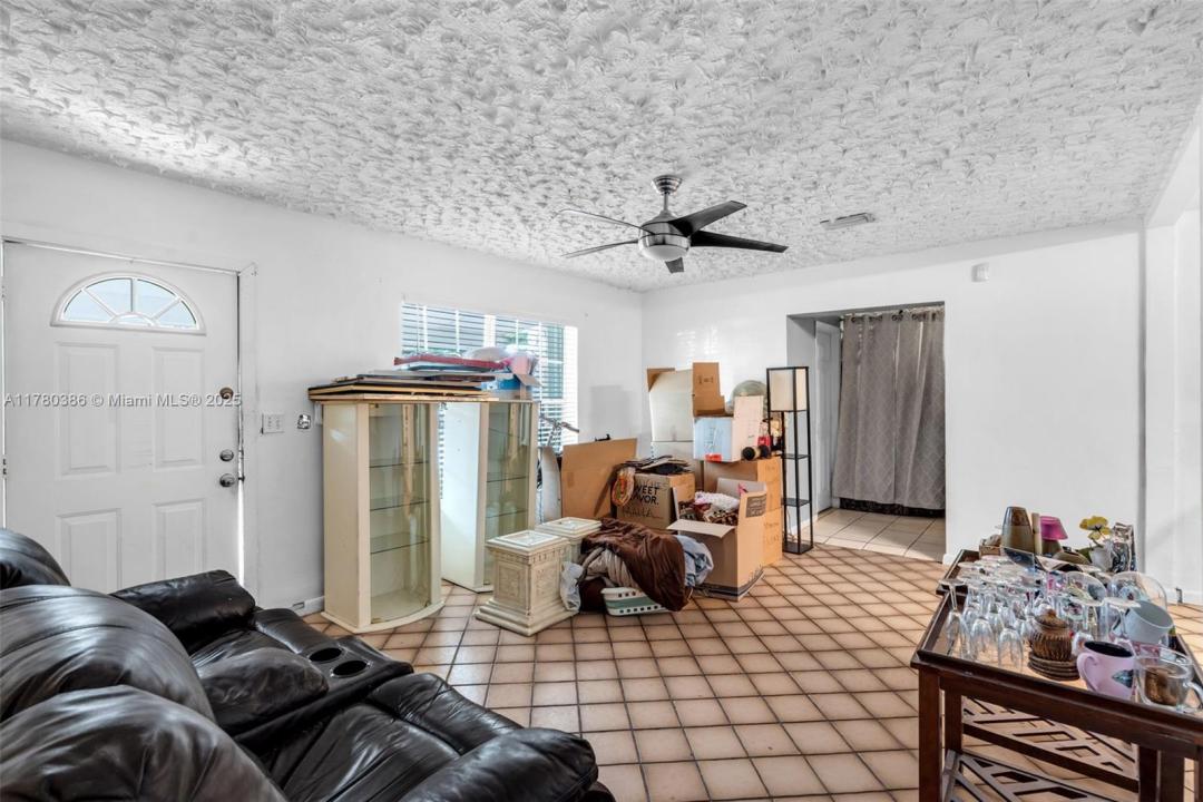 1271 NE 211th St, Miami, Flórida 33179, Estados Unidos