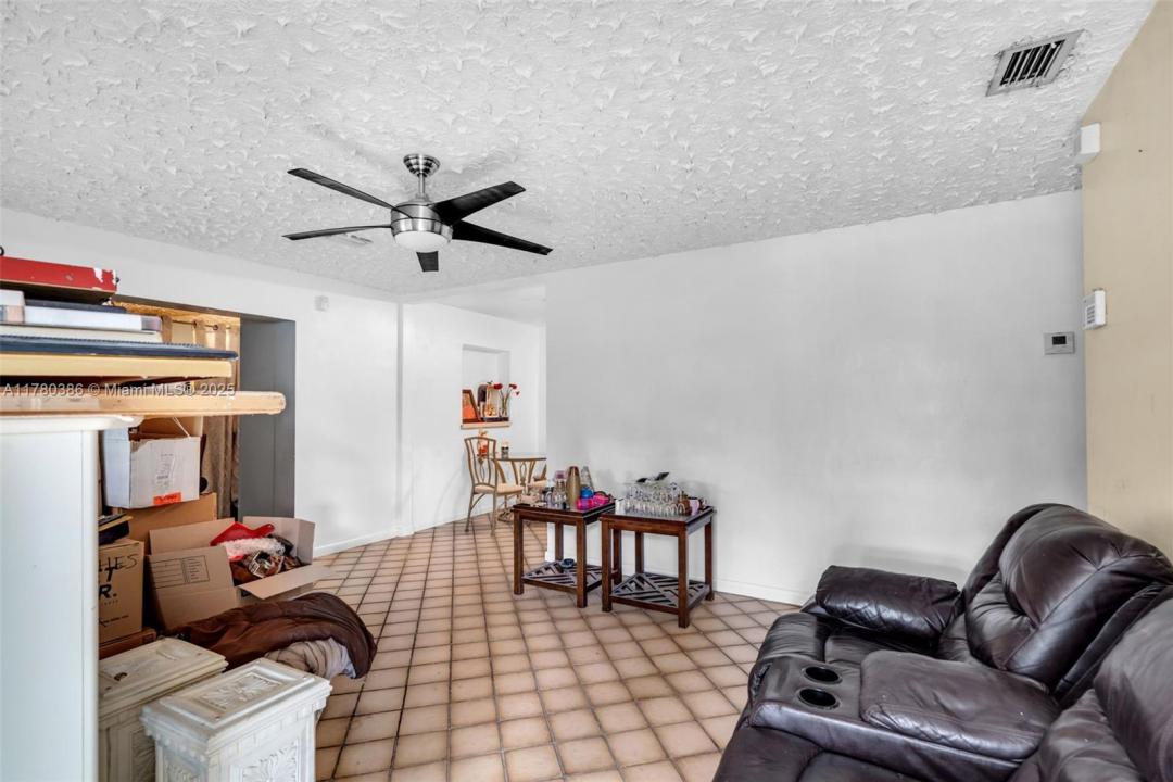 1271 NE 211th St, Miami, Flórida 33179, Estados Unidos