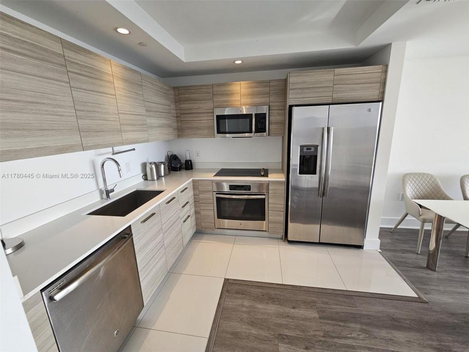 121 NE 34 ST 2511, Miami, Florida 33137, USA