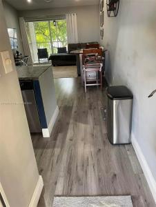 430 SE 7th St 304E, Dania Beach, Florida 33004, USA