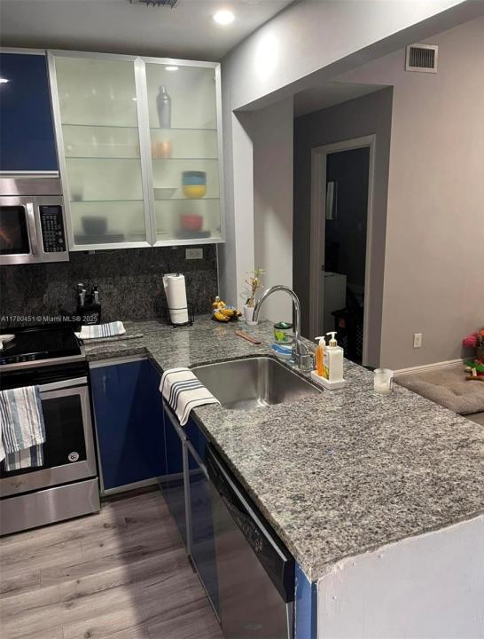 430 SE 7th St 304E, Dania Beach, Florida 33004