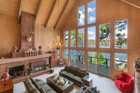 Peninsula Drive, Lake Arrowhead, California 92352