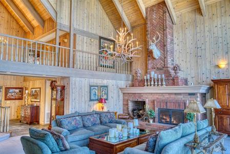 Peninsula Drive, Lake Arrowhead, California 92352