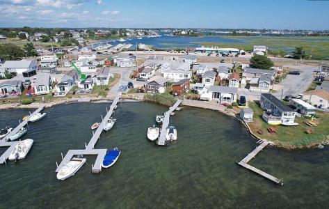 689 Succotash Road, South Kingstown, RI 02879, USA