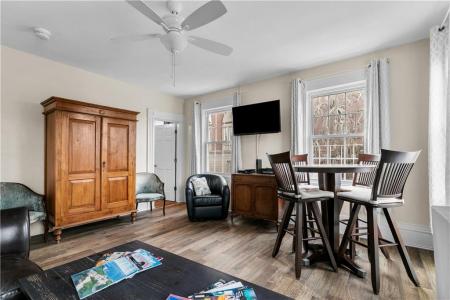 8 Franklin Street 3, Newport, Rhode Island 02840, États-Unis