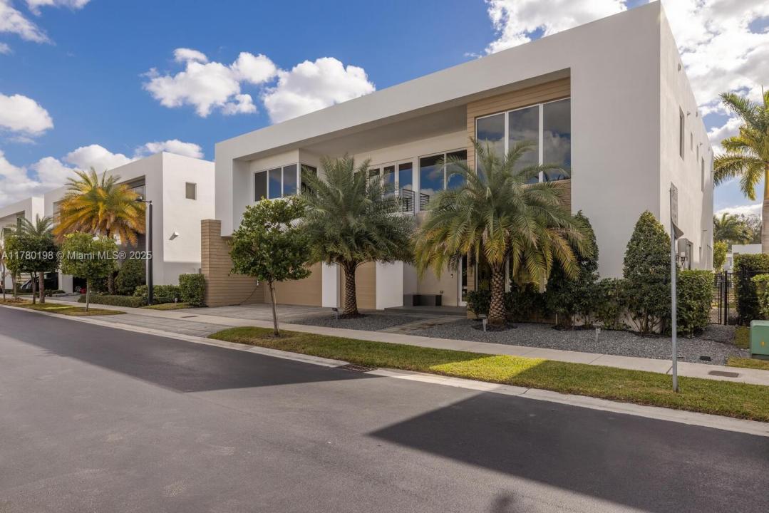 10250 NW 75th Ter, Doral, Florida 33178, Stati Uniti