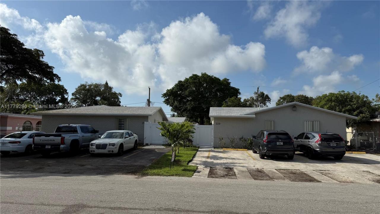 220 NW 12th St, Pompano Beach, Florida 33060