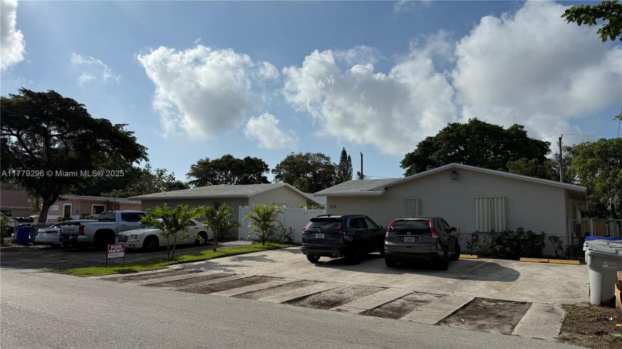220 NW 12th St, Pompano Beach, Florida 33060