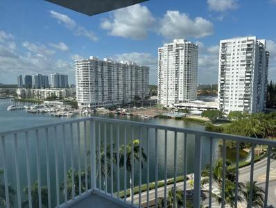 2801 NE 183rd St 1015W, Aventura, Florida 33160, USA