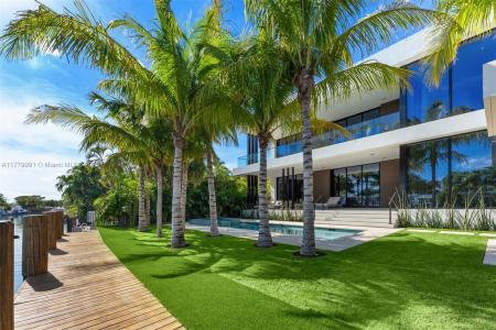 13225 Arch Creek Ter, North Miami, Florida 33181, USA