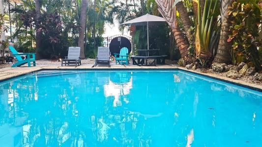 420 15th St 302, Miami Beach, Florida 33139, USA
