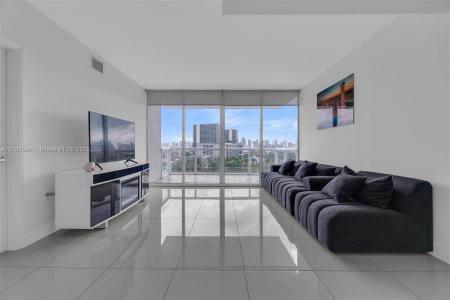 1861 NW S River Dr 1207, Miami, Florida 33125, USA