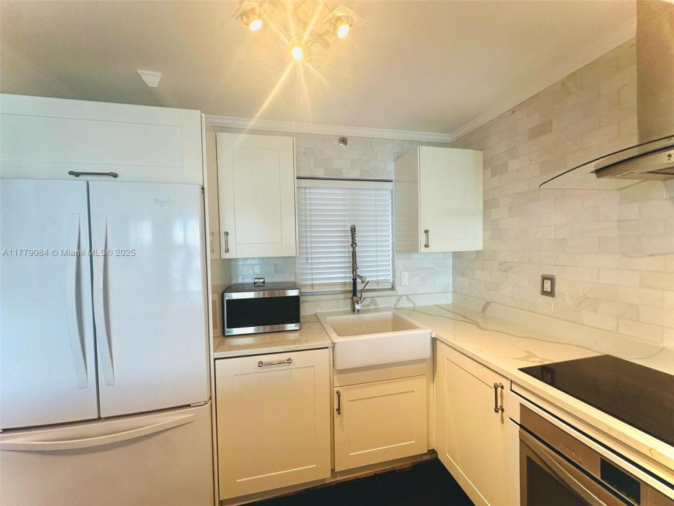 1700 NW N River Dr 805, Miami, Florida 33125