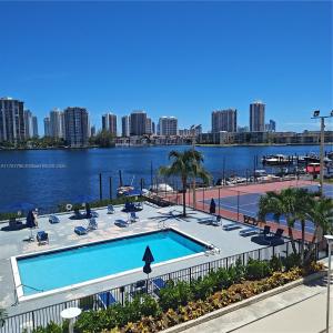 2750 NE 183rd St 301, Aventura, Florida 33160, USA