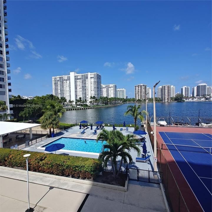 2750 NE 183rd St 301, Aventura, Flórida 33160, Estados Unidos