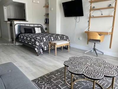 7904 West Dr 104, North Bay Village, Florida 33141, USA