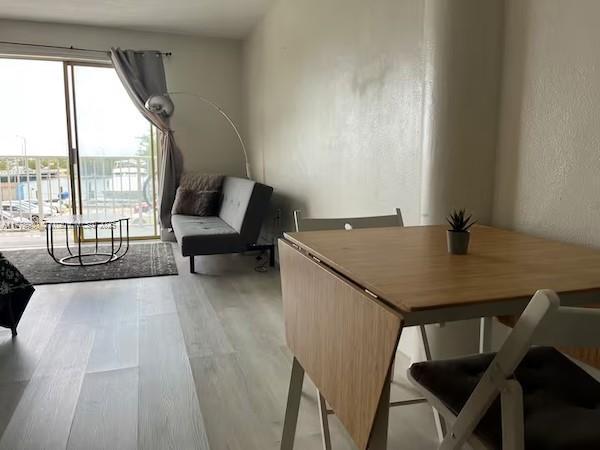 7904 West Dr 104, North Bay Village, Florida 33141, USA
