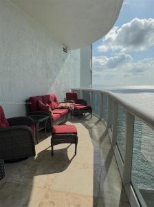 15811 Collins Ave 2102, Sunny Isles Beach, Florida 33160, USA