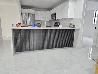 7125 Bay Dr 506, Miami Beach, Florida 33141, USA