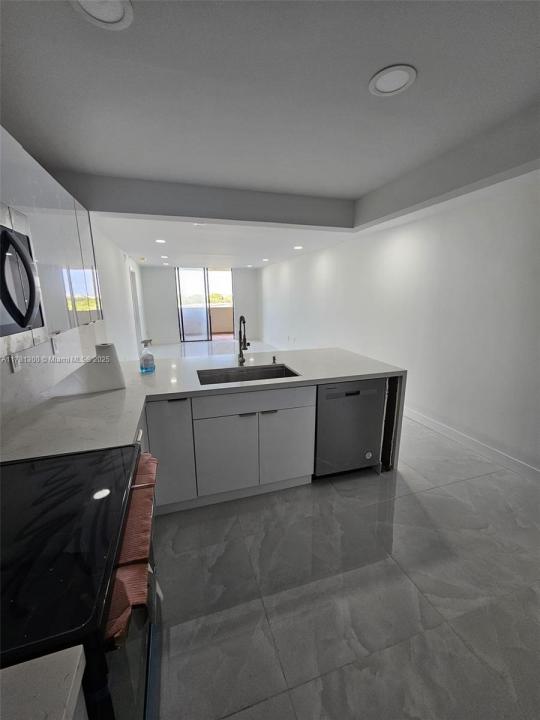 7125 Bay Dr 506, Miami Beach, פלורידה 33141, ארצות הברית של אמריקה 