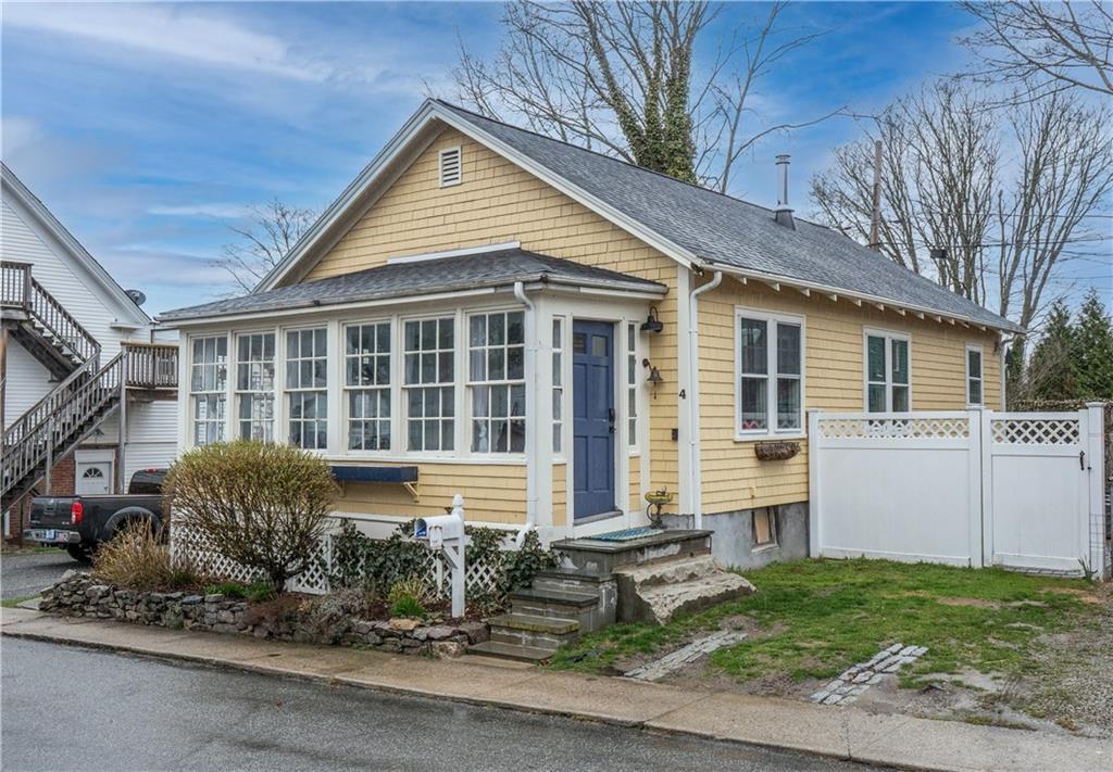 4 Findlay Place, Newport, Rhode Island 02840