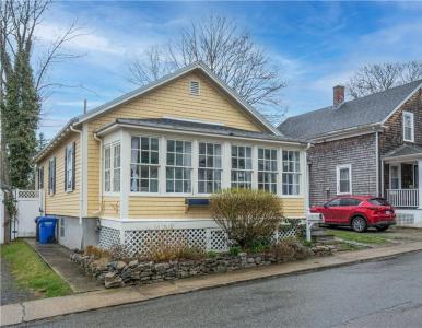 4 Findlay Place, Newport, Rhode Island 02840