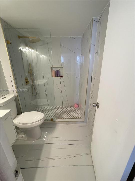 112 Royal Park Dr 2G, Oakland Park, Florida 33309