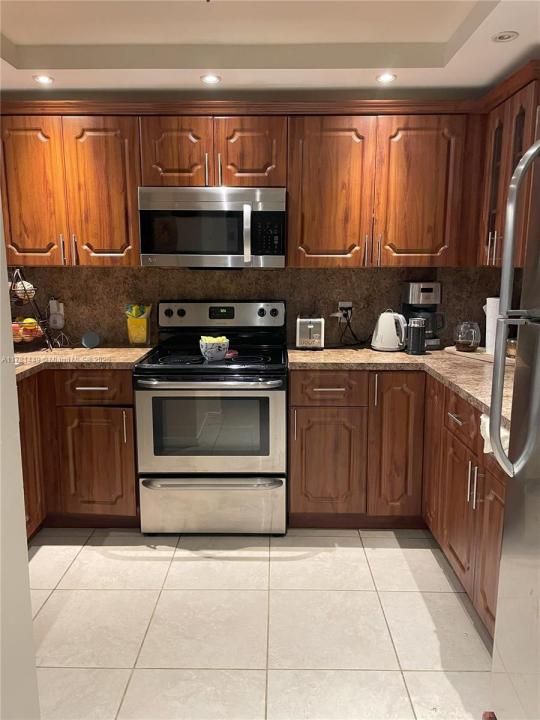 112 Royal Park Dr 2G, Oakland Park, Florida 33309