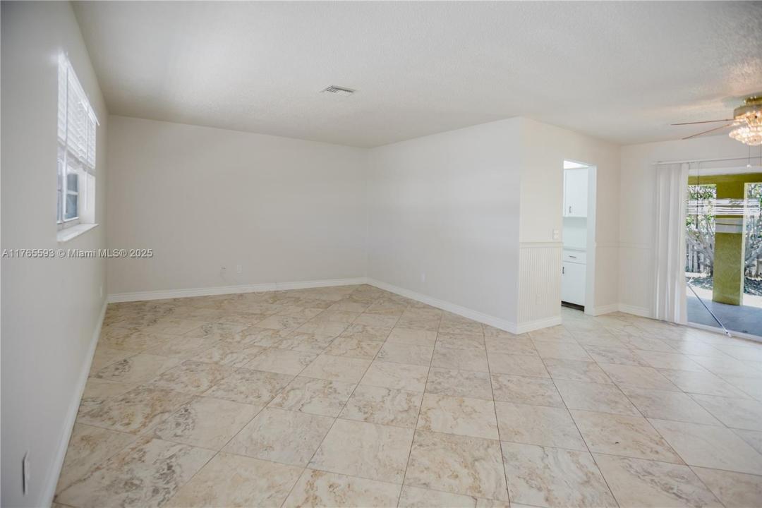 2212 NE 21st Ave, Jensen Beach, Floryda 34957, USA