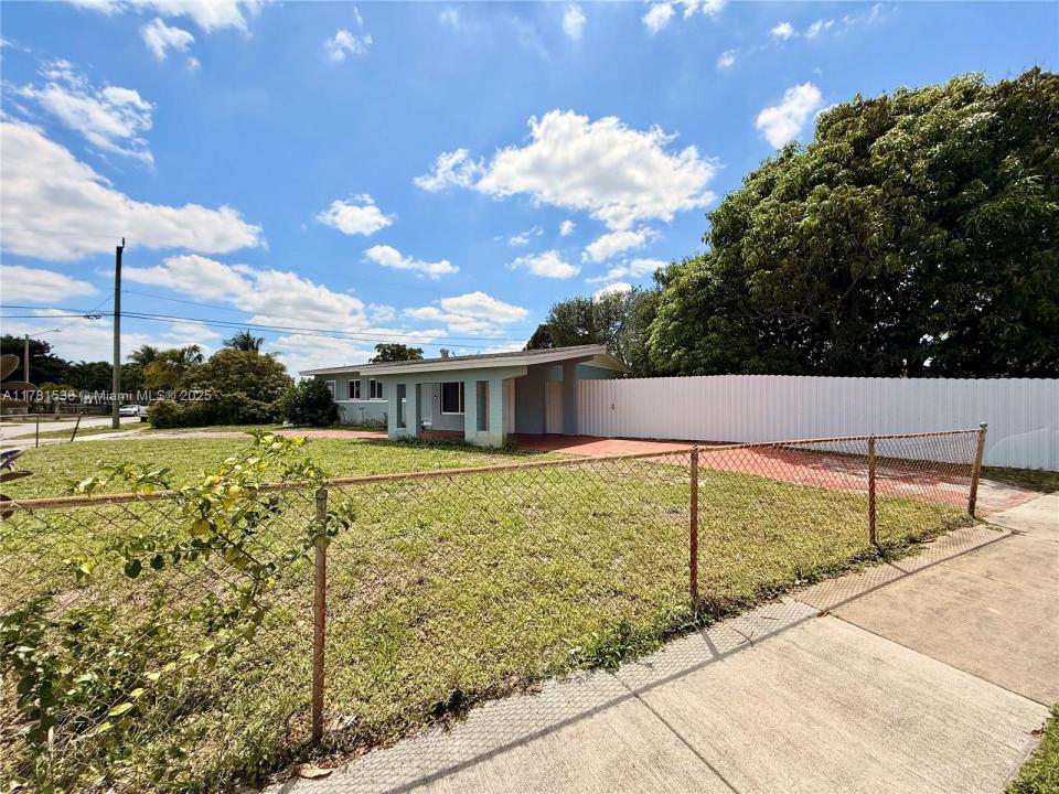 18920 NW 31st Ave, Miami Gardens, フロリダ 33056, アメリカ合衆国