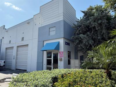 2355 NW 70th Ave 1, Miami, Florida 33122, USA