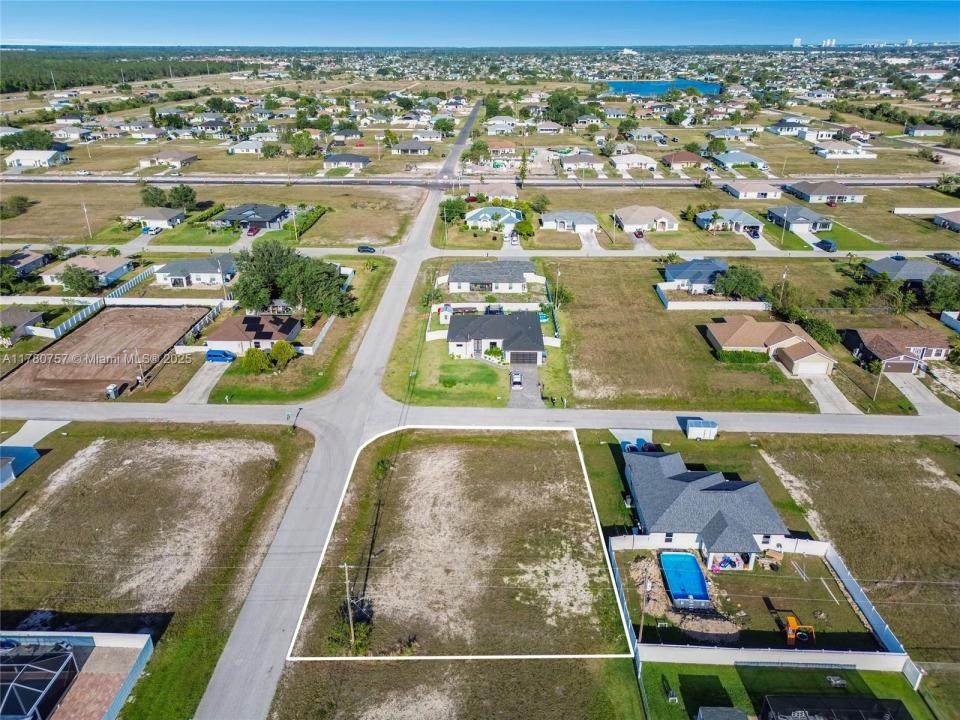 2104 NE 7TH AVE, Cape Coral, Florida 33909