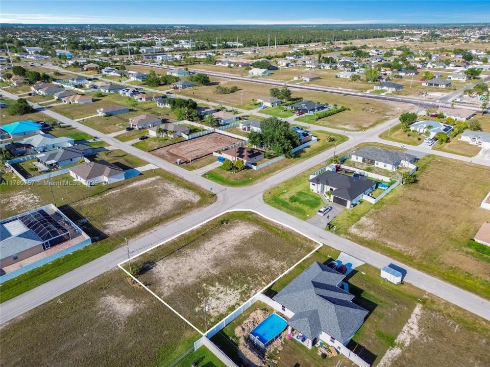 2104 NE 7TH AVE, Cape Coral, Florida 33909
