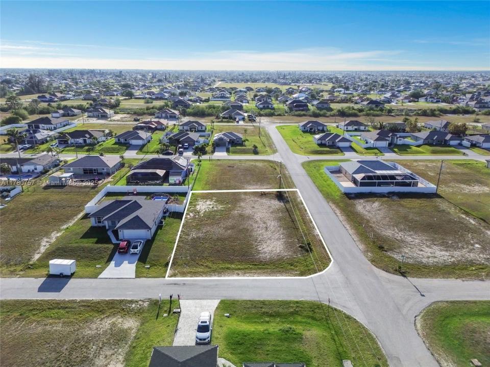 2104 NE 7TH AVE, Cape Coral, Florida 33909