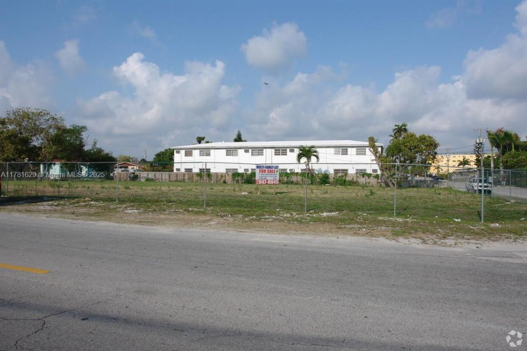 1790 NE 149, North Miami, Flórida 33181, Estados Unidos