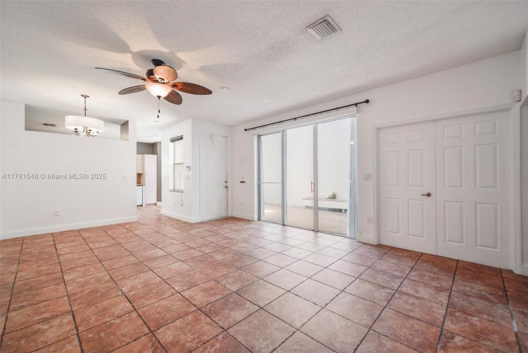 1551 Seagrape Way, Hollywood, Florida 33019, USA
