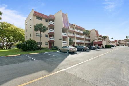 1020 Country Club Dr 206, Margate, Florida 33063, USA