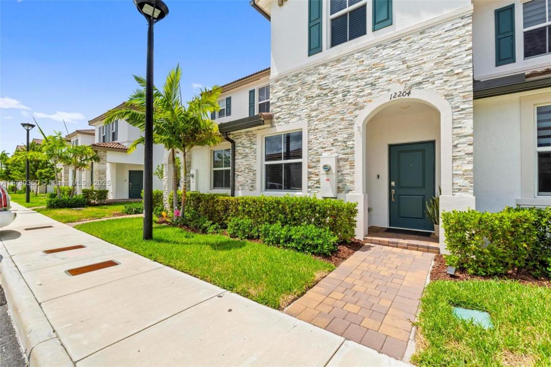 12204 NW 23rd Ct, Miami, Florida 33167, HOA KỲ