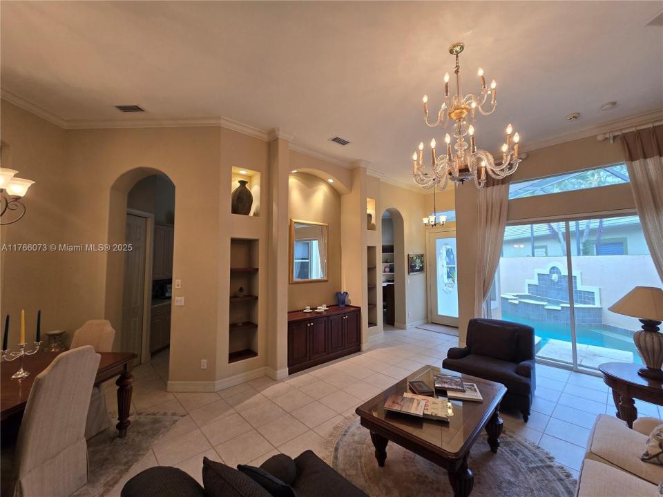 4208 Kensington High Street, Naples, Floride 34105, États-Unis