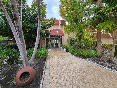 2101 Atlantic Shores Blvd 501, Hallandale Beach, Florida 33009, USA
